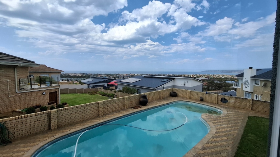 4 Bedroom Property for Sale in Menkenkop Western Cape